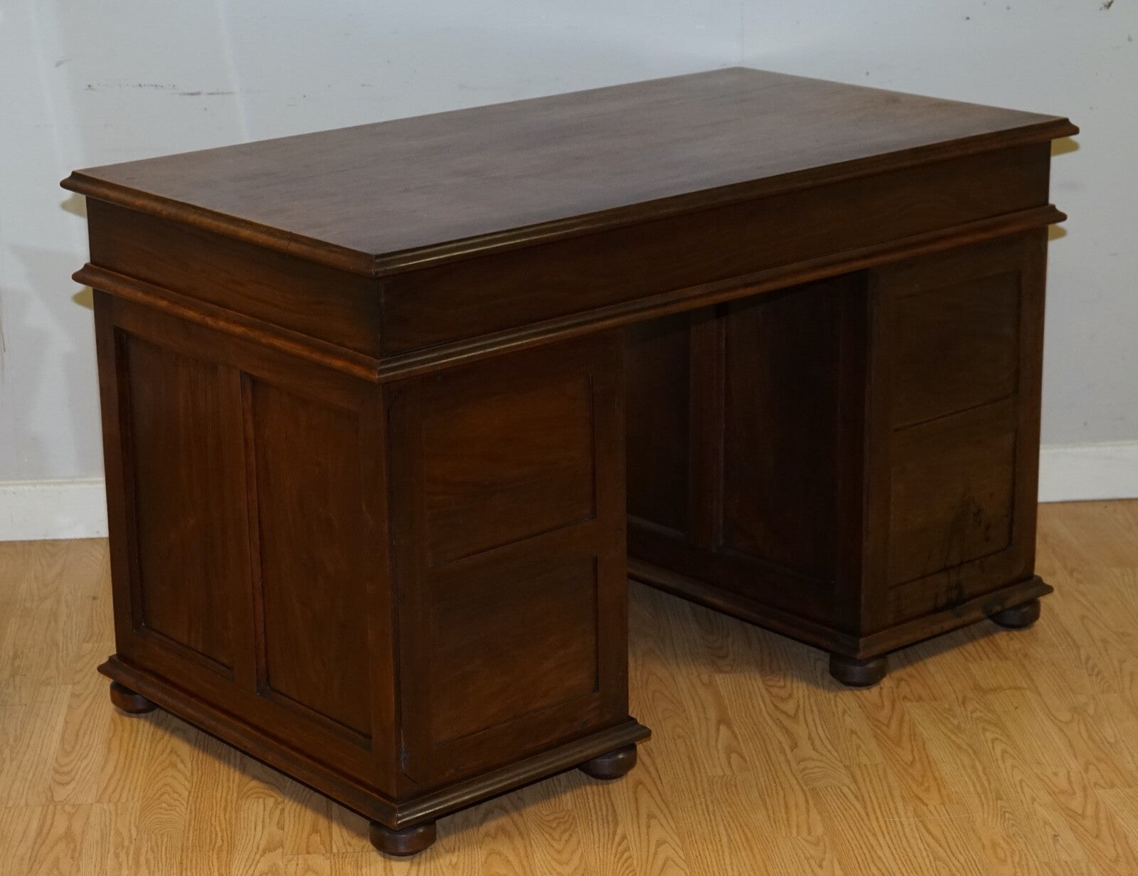 ANTIQUE RARE CIRCA 1880 VICTORIA REGINA MILITARY CAMPAIGN PEDESTAL DESK