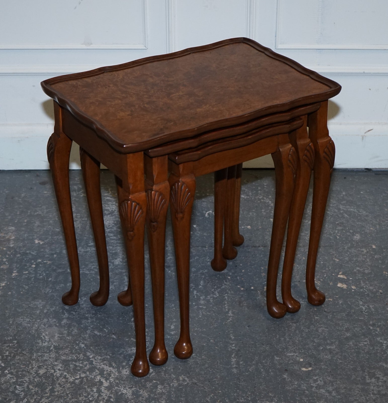 1920 ART DECO BURR WALNUT NEST OF THREE TABLES QUEEN ANNE LEGS