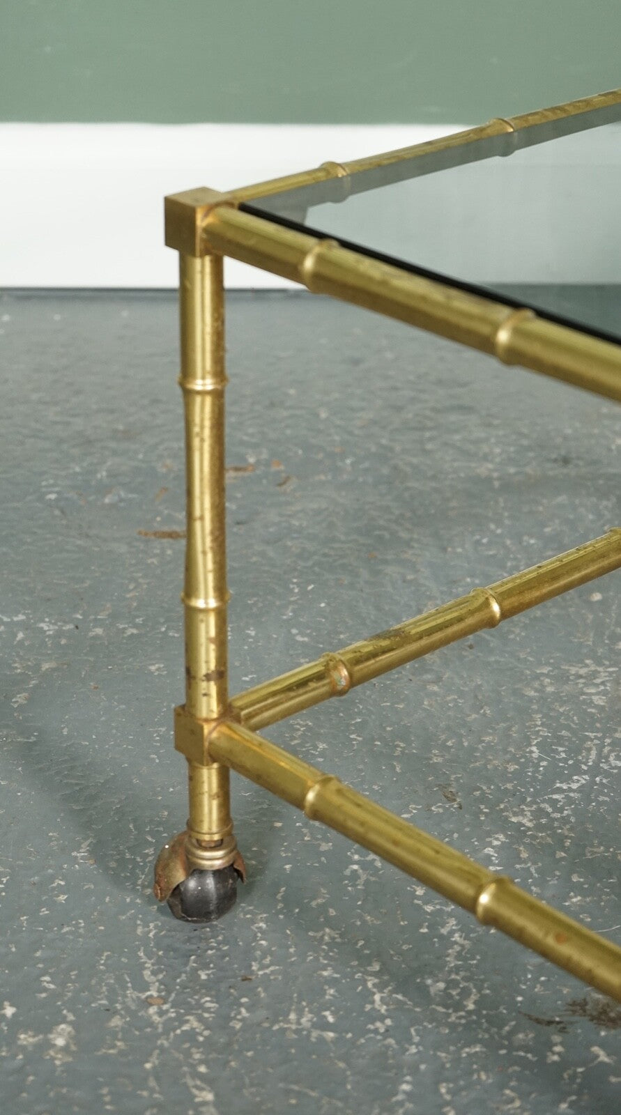 HOLLYWOOD REGENCY GOLDEN BAMBOO COFFEE TABLE SET WITH 2 SIDE TABLES ON CASTORS