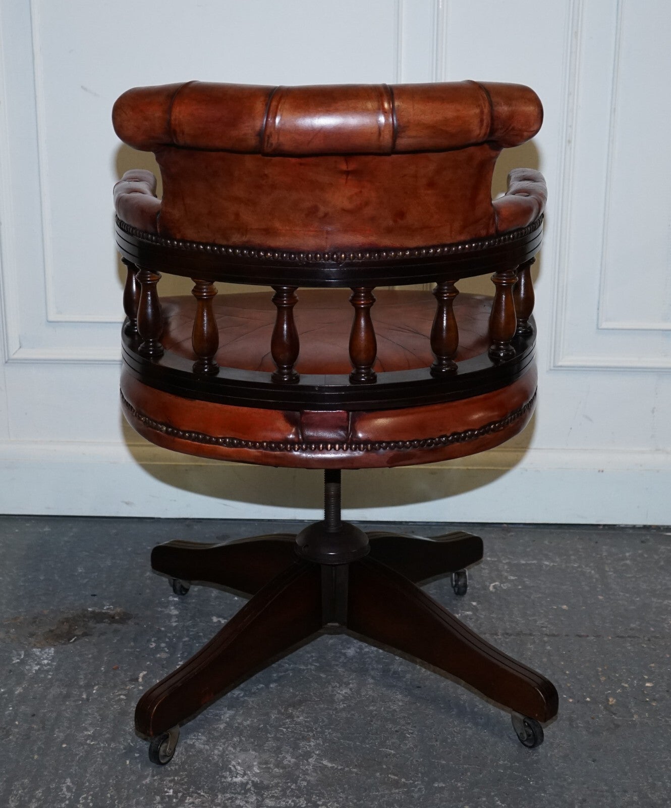 ANTIQUE HAND DYED BROWN LEATHER CHESTERFIELD CAPTAINS OFFICE SWIVEL ARMCHAIR