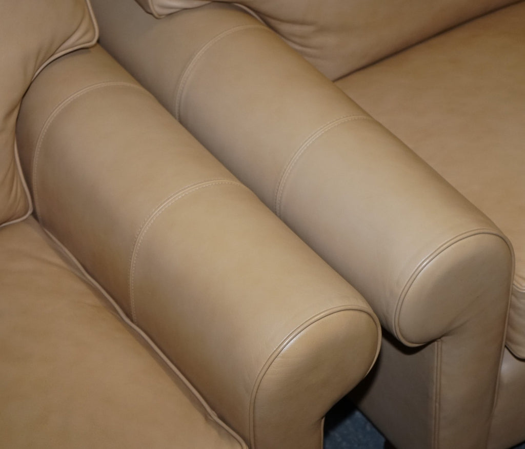 FINE LATTE BROWN LEATHER PAIR OF ARMCHAIRS MADE BY MULTIYORK ENGLAND