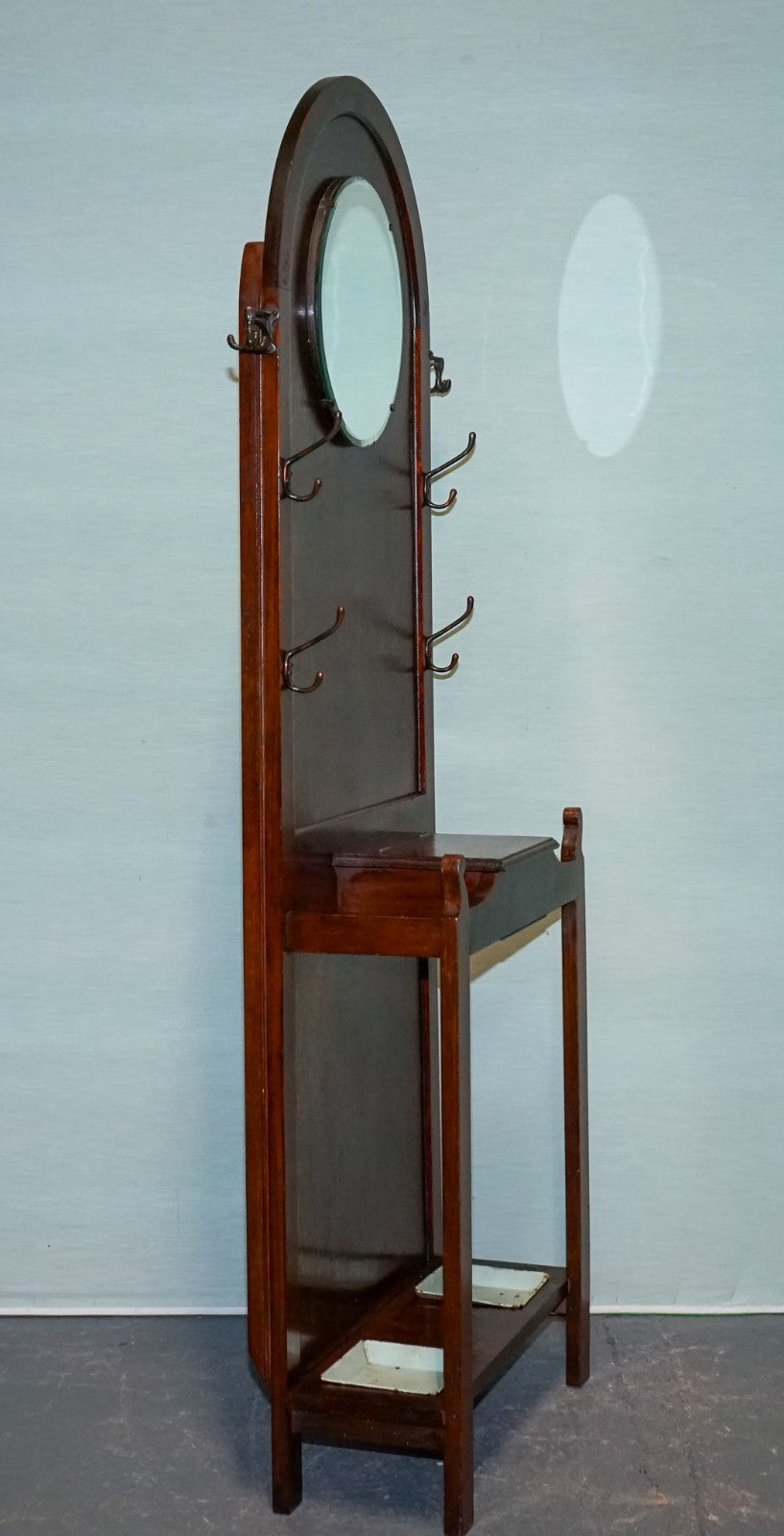 ANTIQUE ATCRAFT OAK HAT AND UMBRELLA HALLWAY STAND WITH A MIRROR