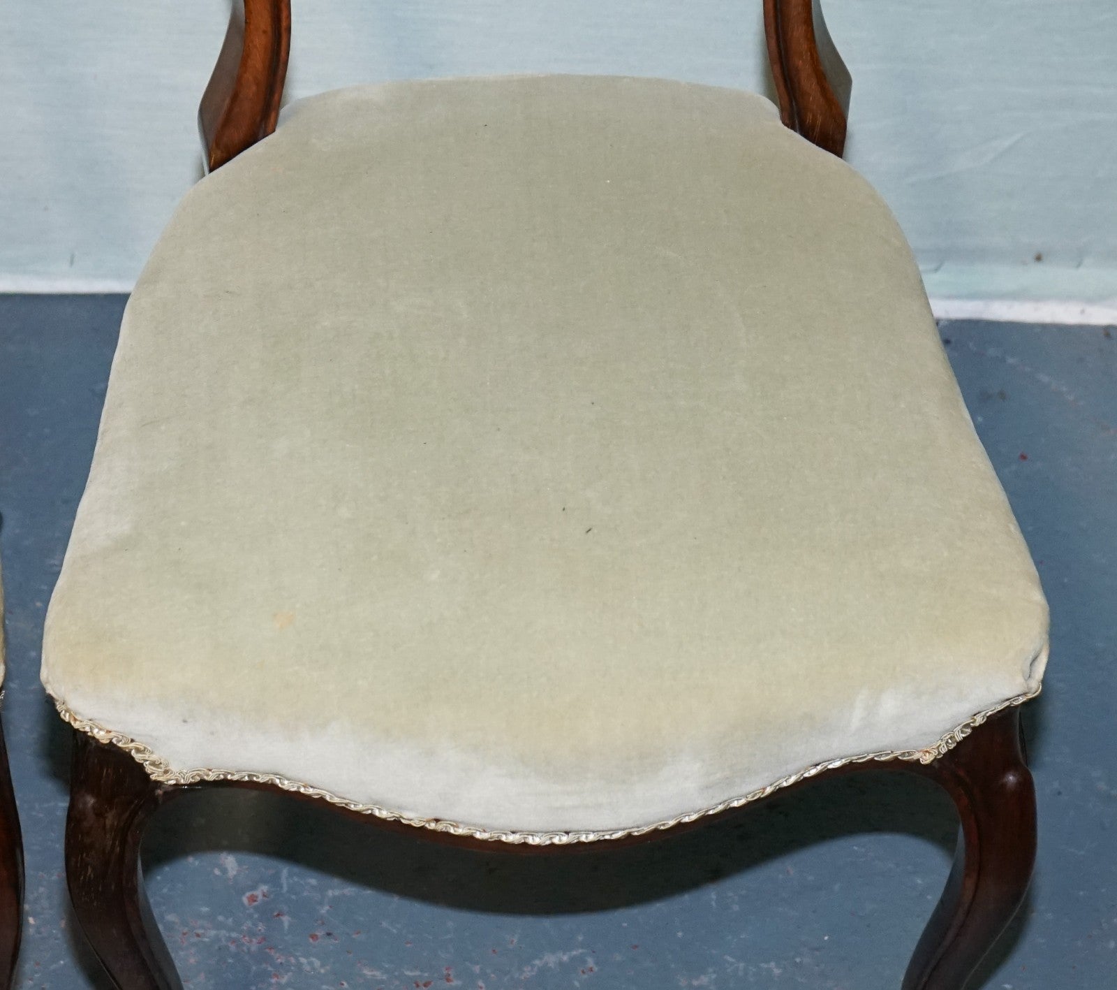 SET OF SIX CIRCA 1860 VICTORIAN BALLOON BACK DINNING CHAIRS