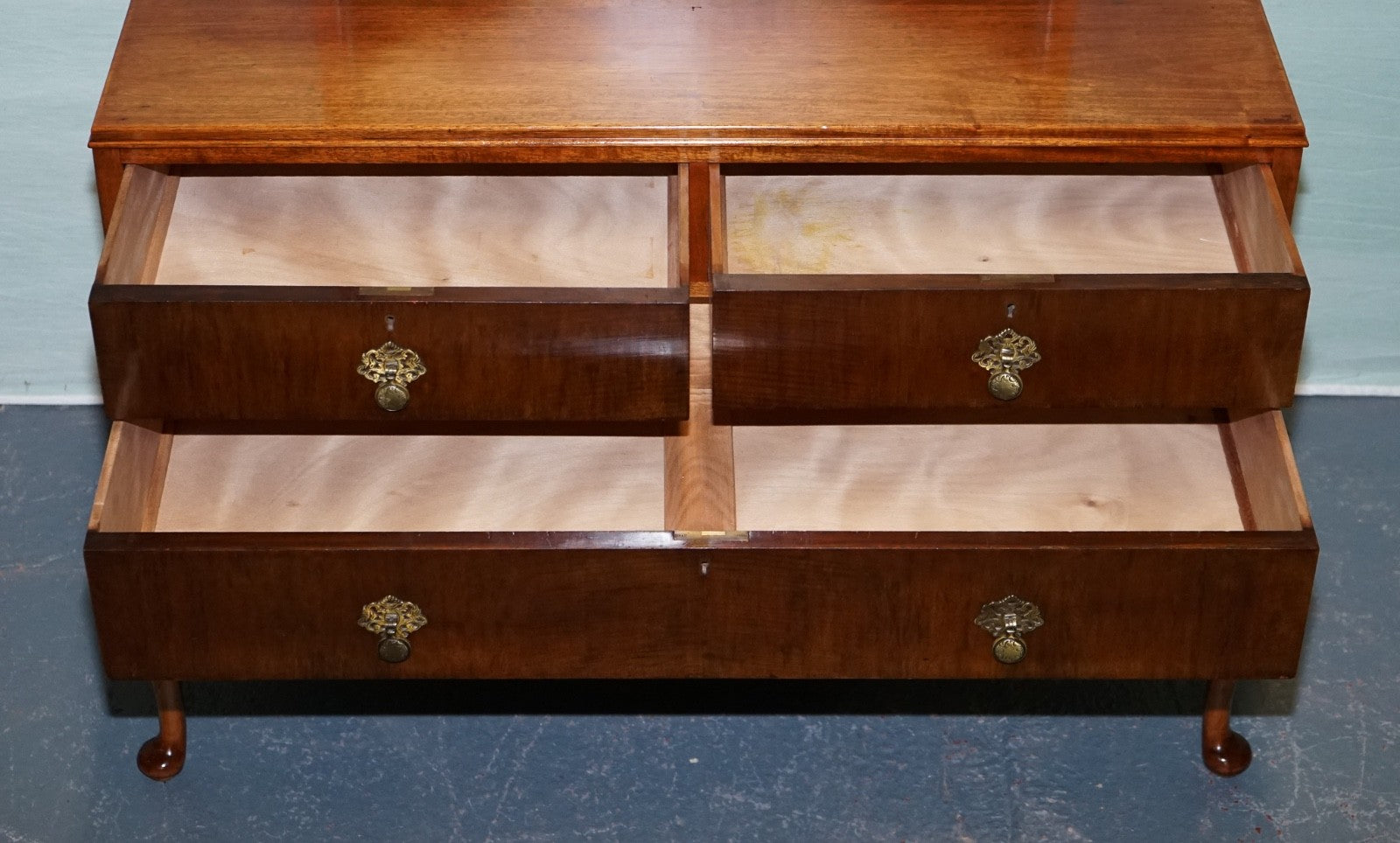 1930's ART DECO WALNUT DRESSING TABLE QUEEN ANNE STYLE DESK