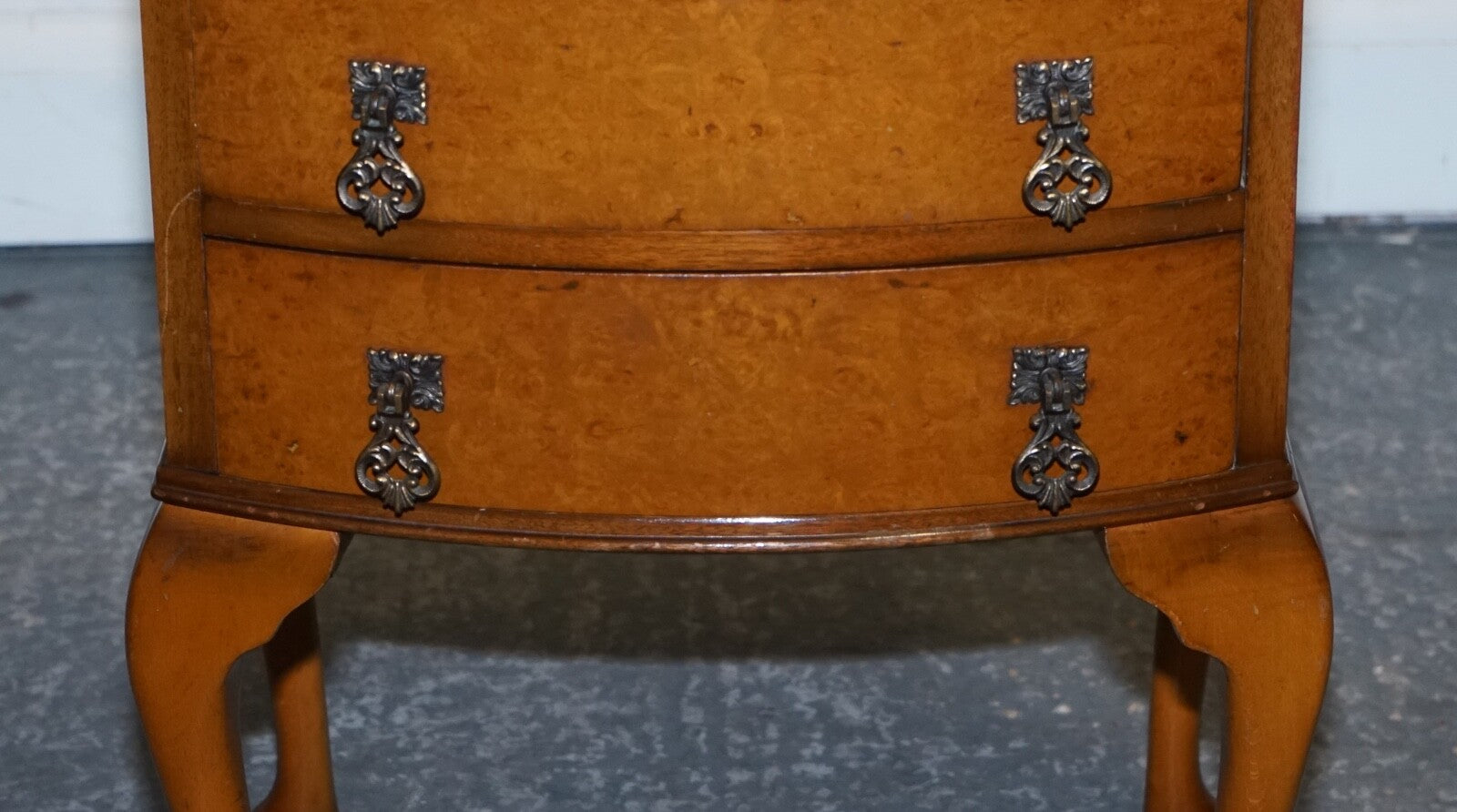 GORGEOUS VINTAGE ART DECO STYLE BURR WALNUT SIDE END LAMP TABLE QUEEN ANNE LEGS