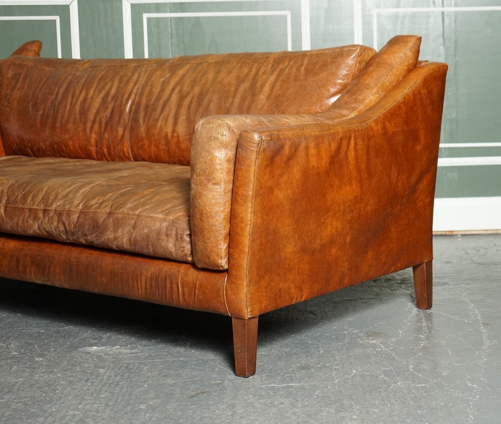 STUNNING LARGE VINTAGE TAN LEATHER CONTEMPORARY DESIGNER SOFA