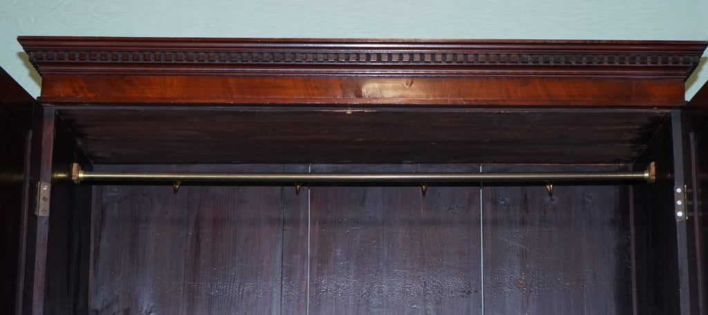 MILLAR & BEATTY ANTIQUE IRISH GEORGIAN STYLE HARDWOOD WARDROBE LINEN PRESS