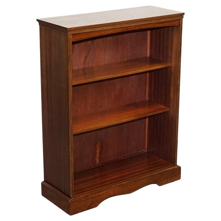 VINTAGE DWARF OPEN BOOKCASE WITH FIXED SHELVES