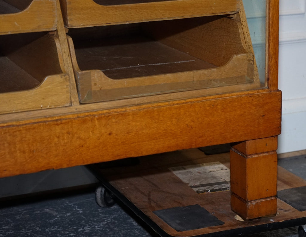 ANTIQUE 1920 ENGLISH VICTORIAN OAK HABERDASHERY SHOP COUNTER WITH ORIGINAL GLASS