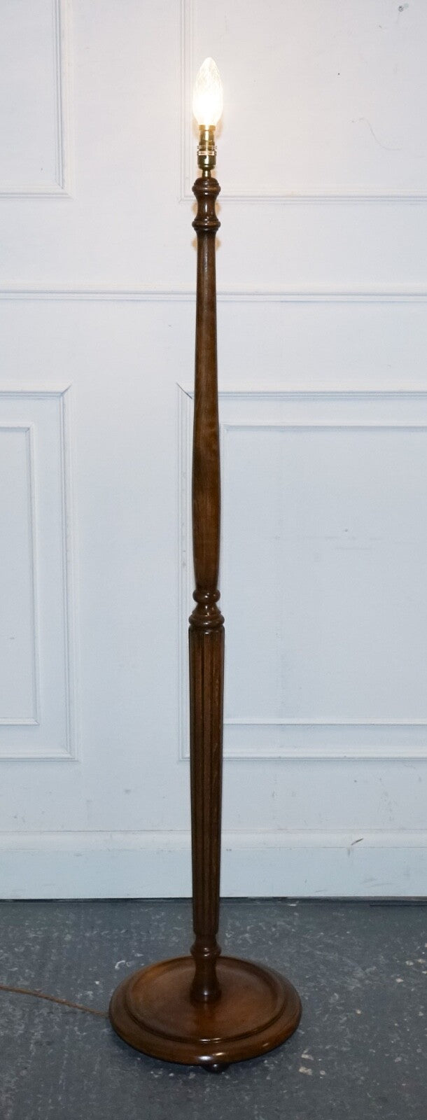 ANTIQUE 1930'S FRENCH POLISHED WALNUT STANDARD FLOOR LAMP