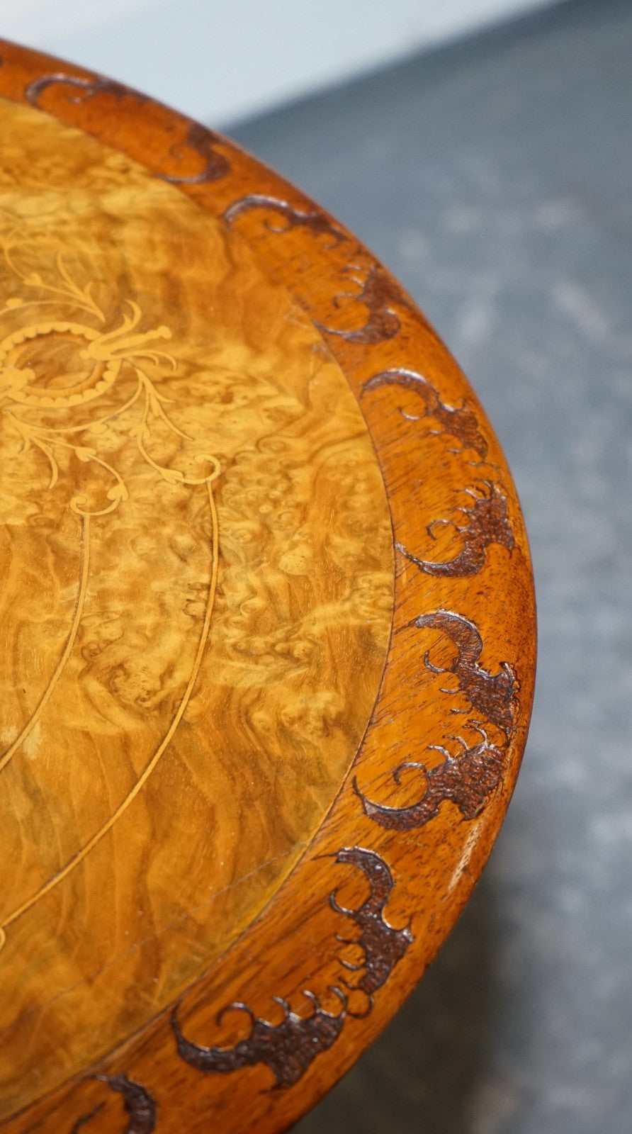 ANTIQUE MARQUETRY BURR WALNUT PEDESTAL SIDE END TABLE WITH CARVED & TURNED BASE