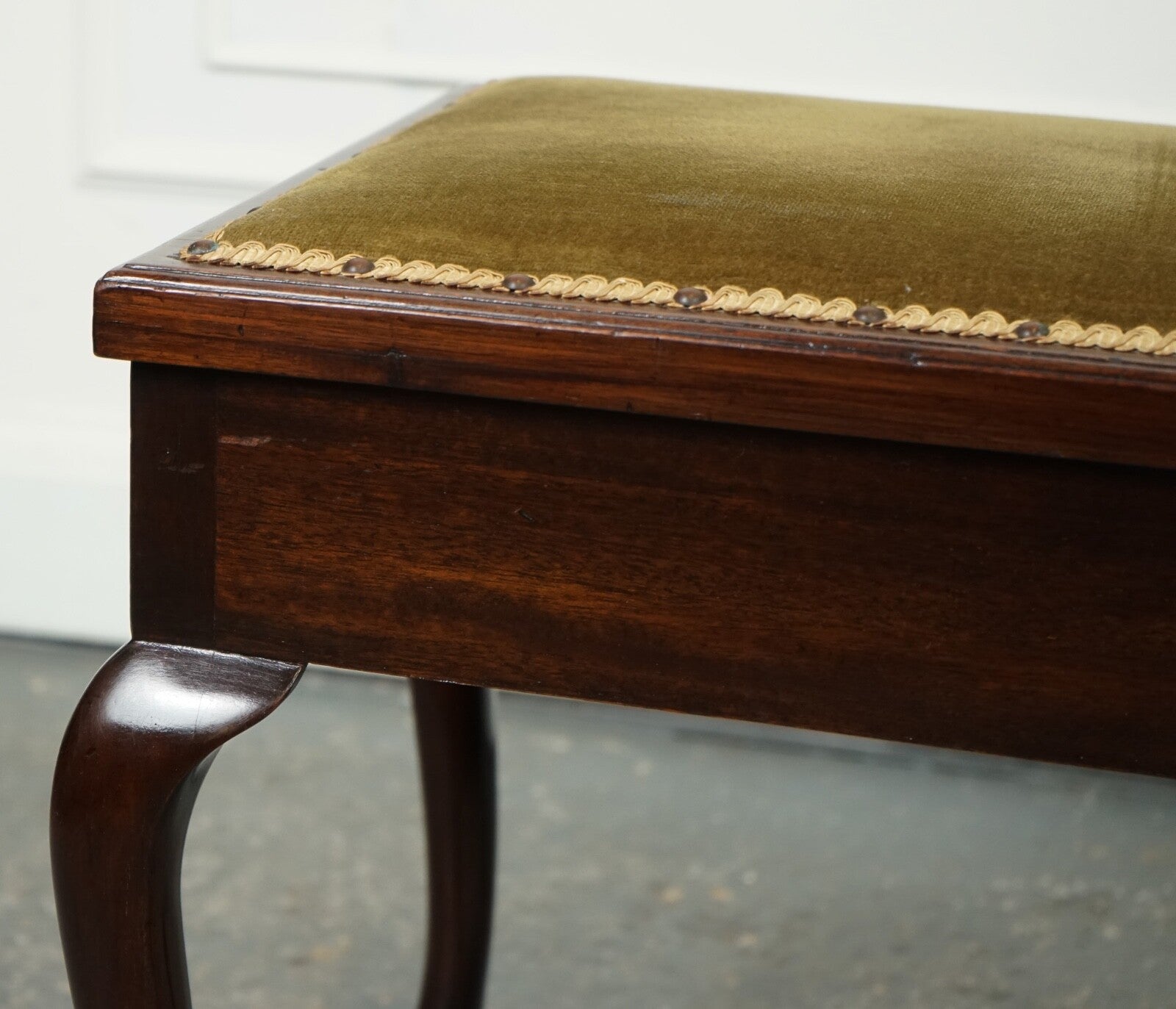 LAiDLER ROBSONS PIANO STOOL WITH STORAGE ON CLAW & BALL FEET