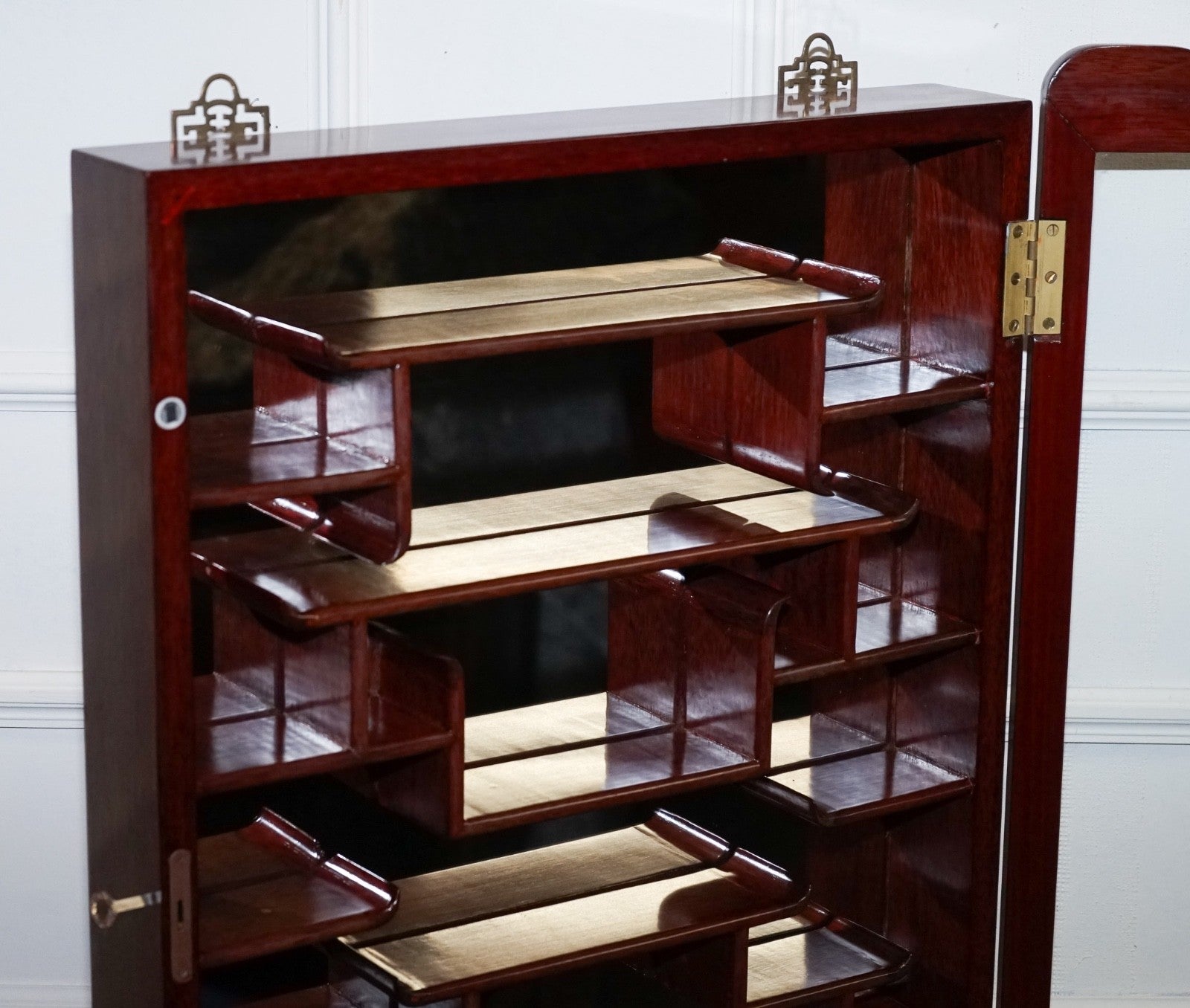 ASIAN ORIENTAL CHINESE STANDING OR HANGING WALL MOUNT DISPLAY CABINET
