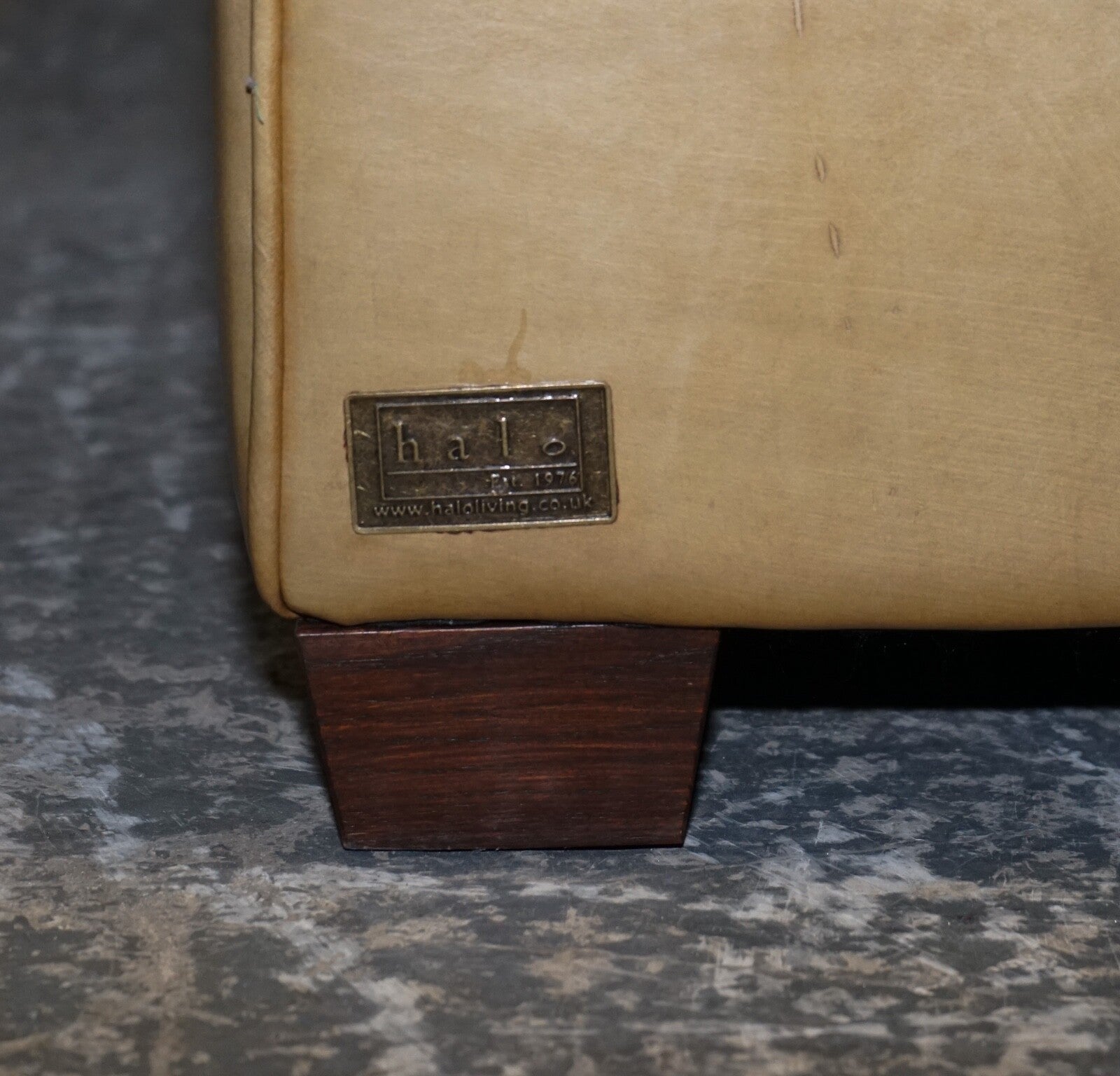 TIMOTHY OULTON HALO TWO SEATER ViSCOUNT TAN LEATHER SOFA (2/2)