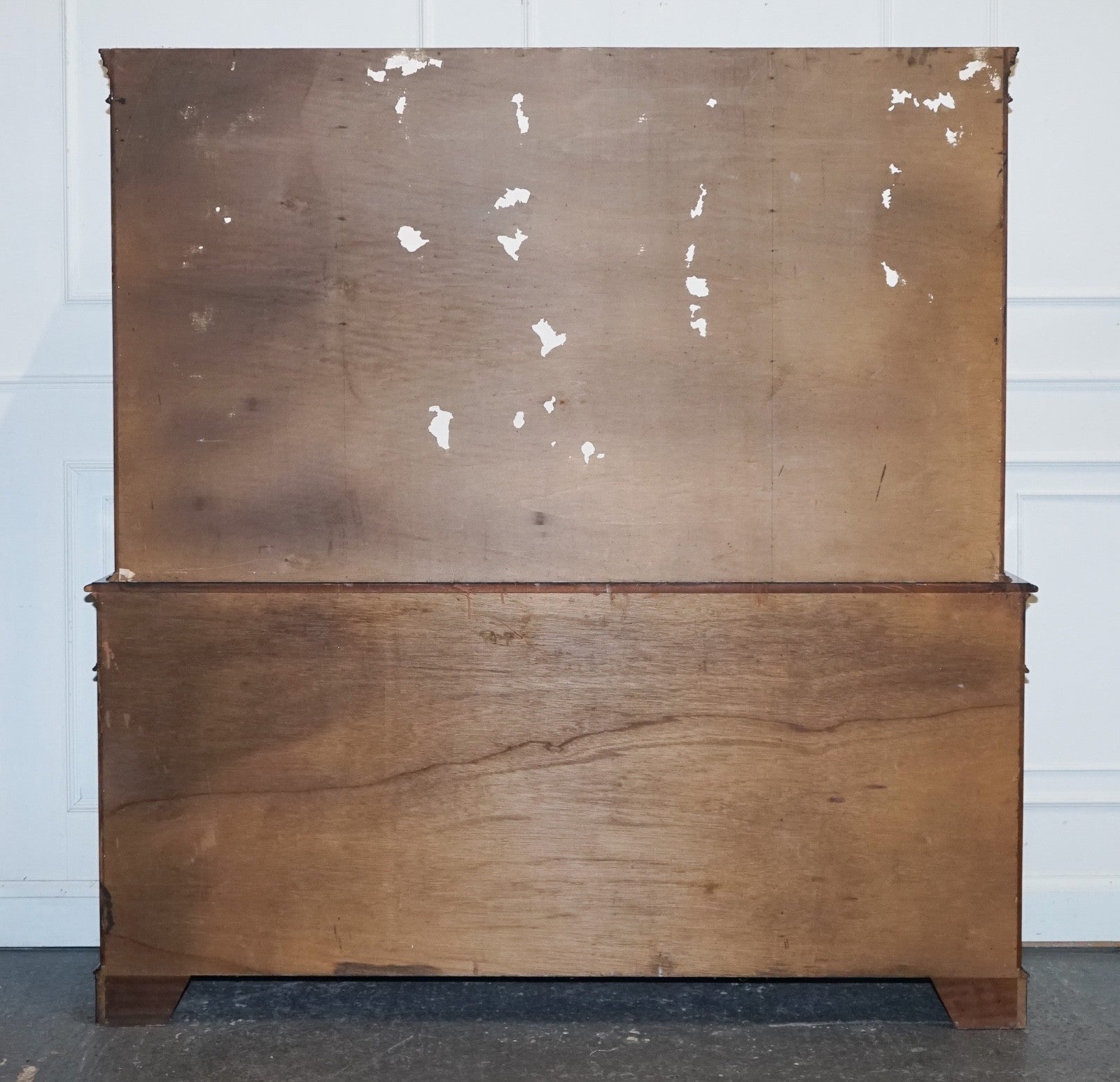 STUNNING GEORGIAN STYLE BREAKFRONT FOUR DOOR DISPLAY CABiNET BOOKCASE