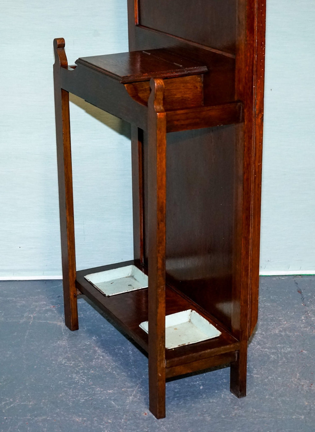 ANTIQUE ATCRAFT OAK HAT AND UMBRELLA HALLWAY STAND WITH A MIRROR