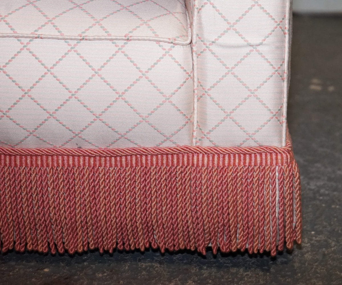 TRADITIONAL ENGLISH COUNTRY HOUSE ARMCHAIR WITH FOOTSTOOL FEATHER FILLED