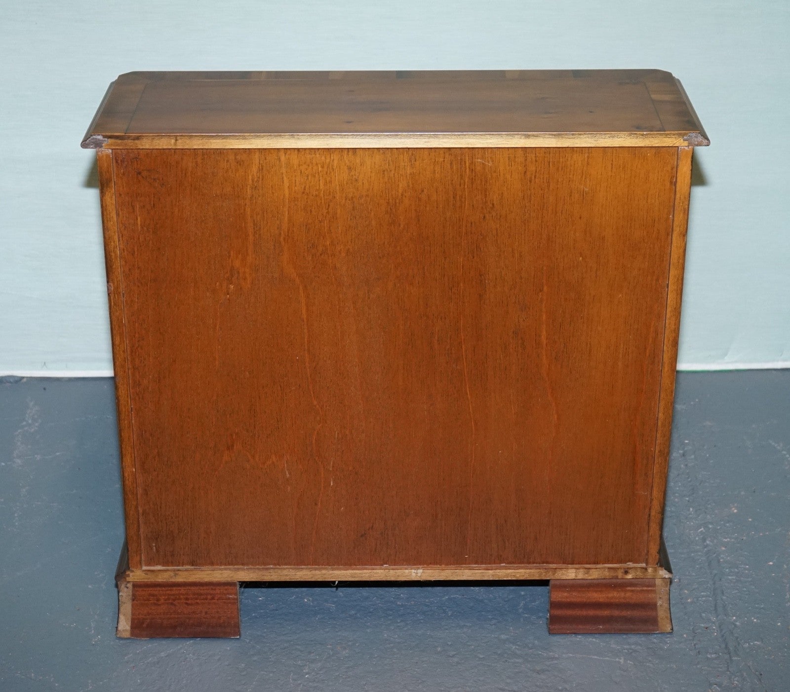 VINTAGE BURR YEW WOOD OPEN DWARF LIBRARY BOOKCASE WiTH TWO DRAWERS
