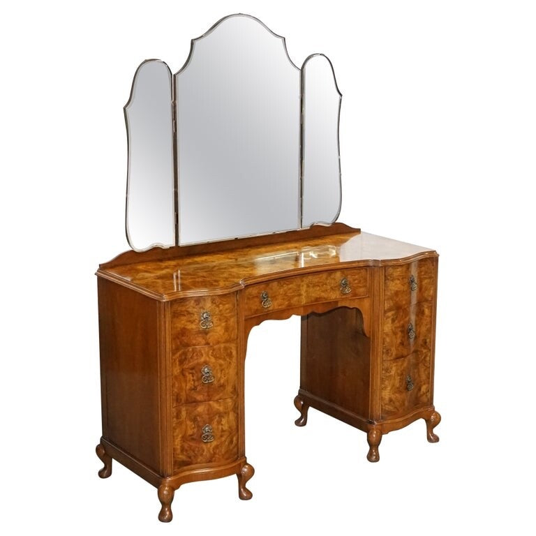 ANTIQUE 1920'S BURR WALNUT ART DECO DRESSING TABLE WITH PLENTY OF DRAWERS