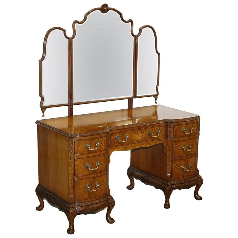 FINE ANTIQUE 1920'S BURR WALNUT HAND CARVED DRESSING TABLE WITH  FOLDING MIRRORS