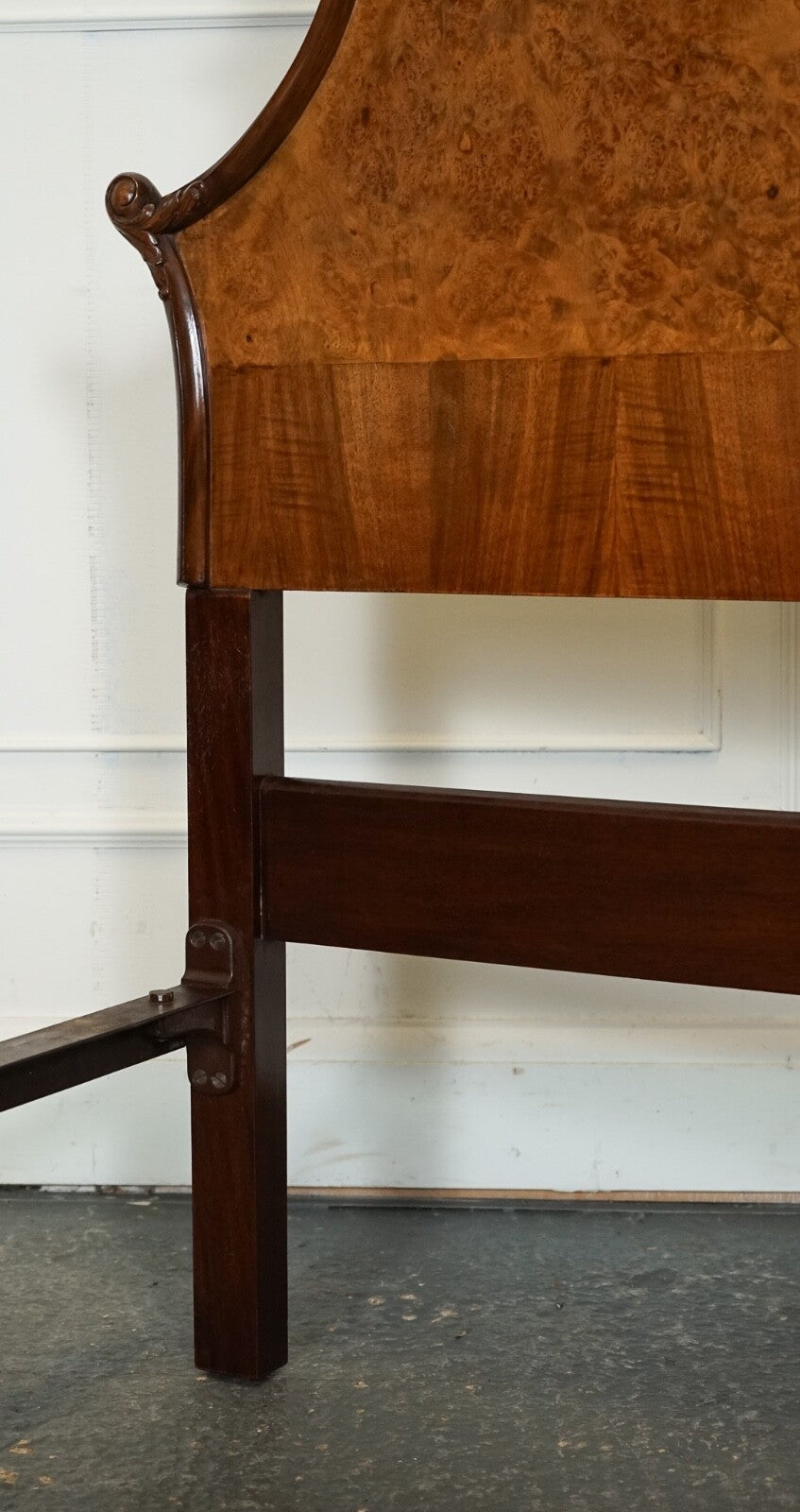 CIRCA 1930 ART DECO BURR WALNUT ENGLISH MADE VONO BEDSTEAD FRAME QUEEN ANNE LEGS