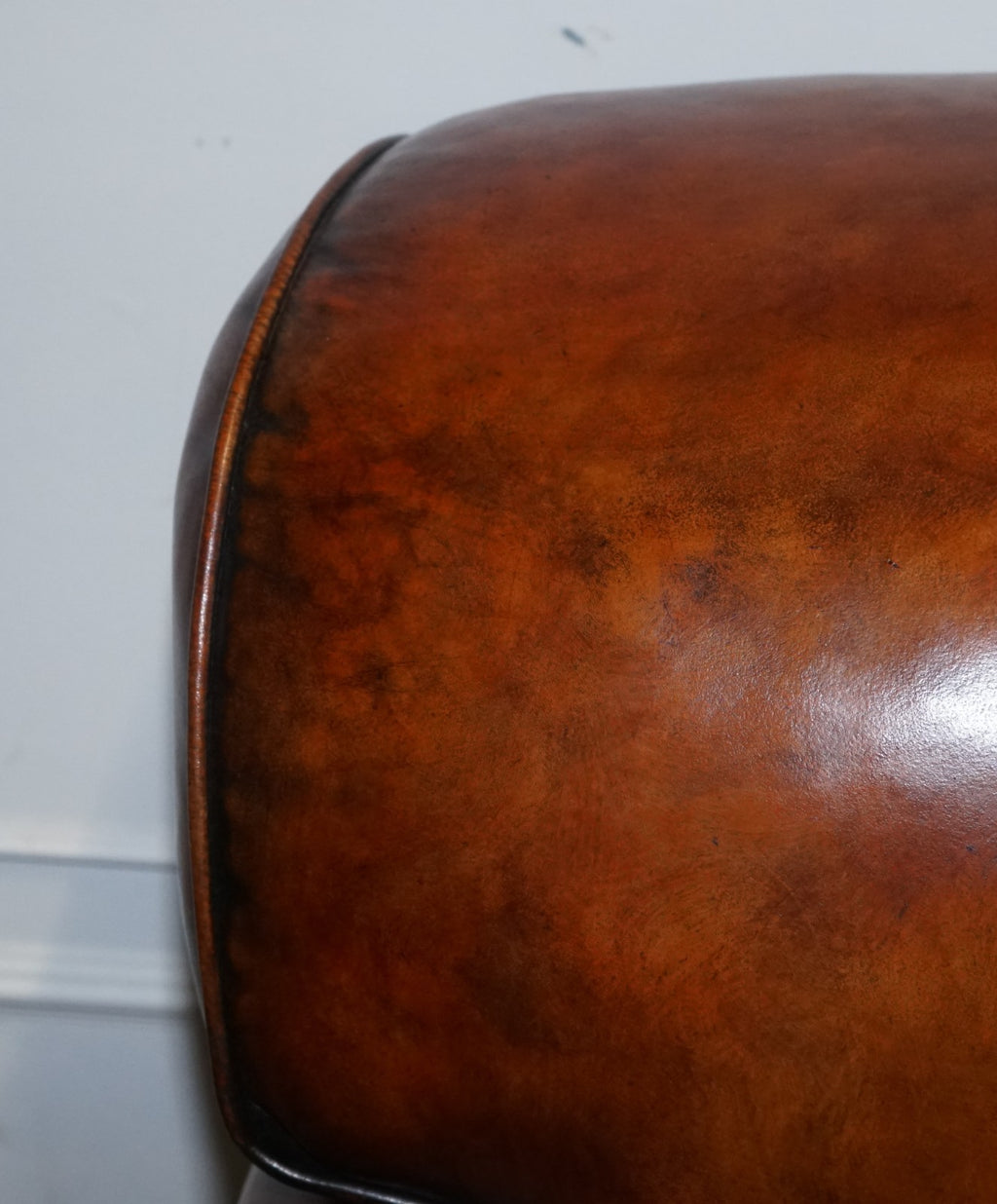 LARGE PAIR OF HOWARD STYLE HAND DYED LEATHER ARMCHAIRS FEATHER FILLED CUSHIONS