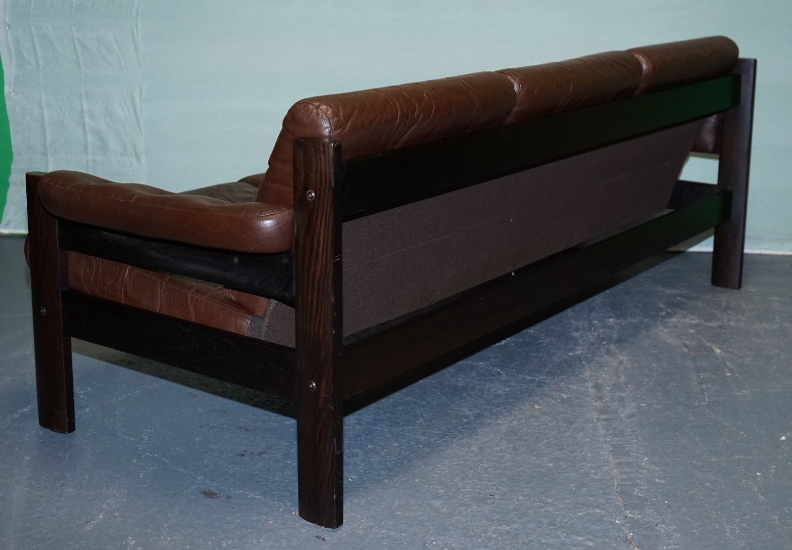 SCANDiNAVIAN ViNTAGE EKORNES STRESSLESS THREE SEATER SOFA