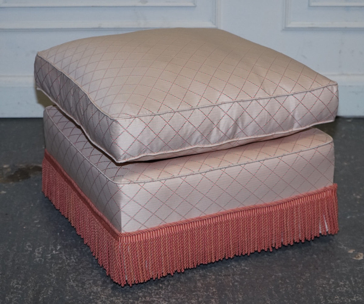 TRADITIONAL ENGLISH COUNTRY HOUSE ARMCHAIR WITH FOOTSTOOL FEATHER FILLED