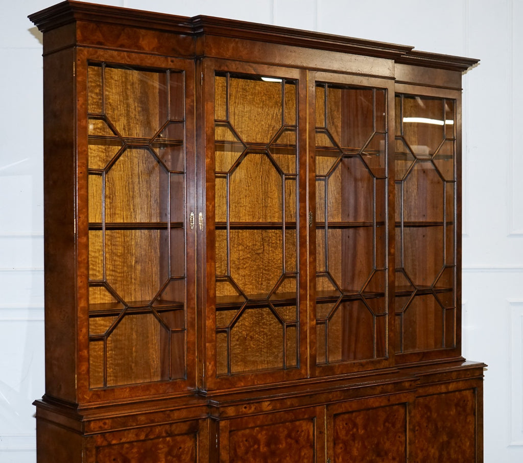 STUNNING LARGE GEORGIAN STYLE BURR WALNUT BREAKFRONT DISPLAY CABINET BOOKCASE