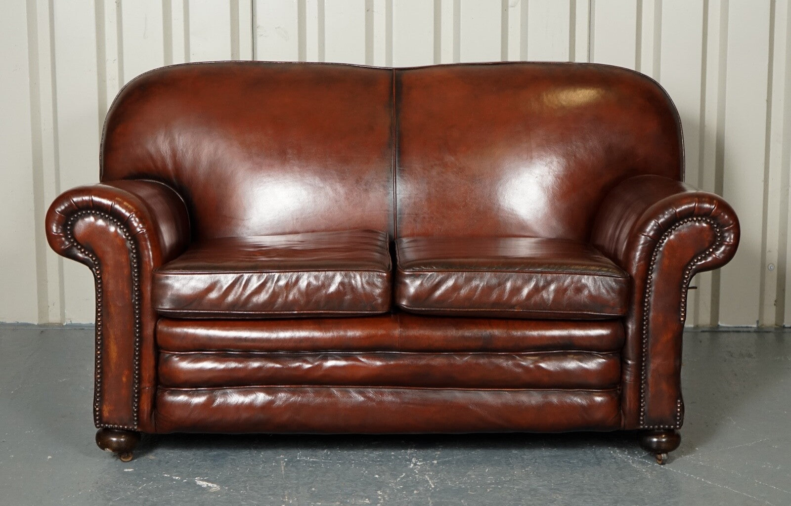 RESTORED VICTORIAN MAROON DYED LEATHER SUITE CLUB ARMCHAIRS GENTLEMAN CLUB SOFA