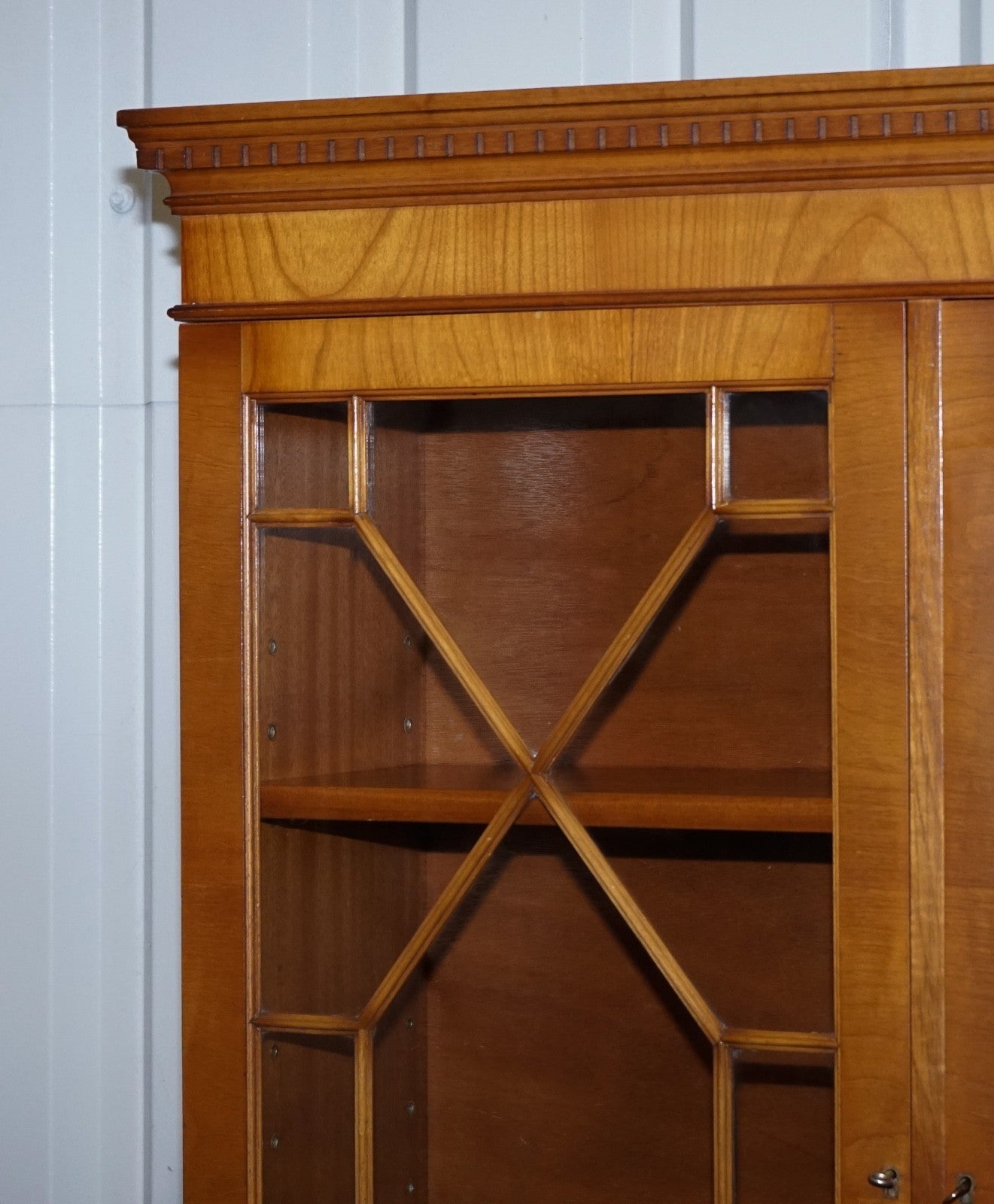 VINTAGE ENGLISH BURR YEW WOOD 3 DOOR ASTRAGAL GLAZED DISPLAY BOOKCASE CABINET