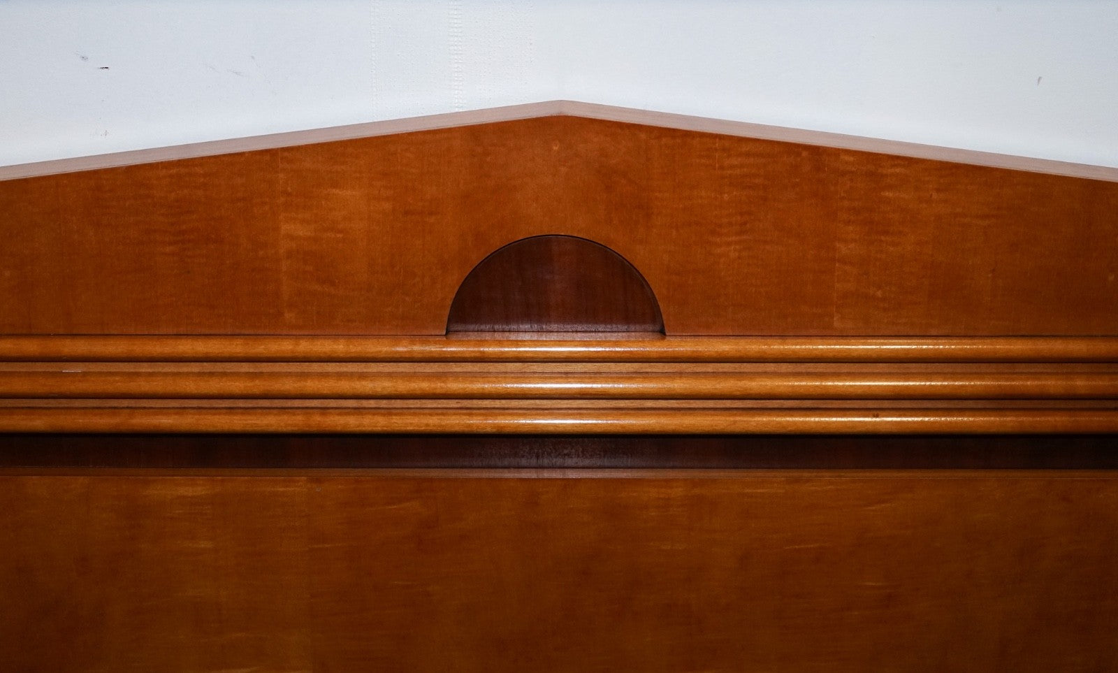 VINTAGE QUEEN SIZE AMERICAN HICKORY WHITE GENESIS BIEDEMEIER HEADBOARD