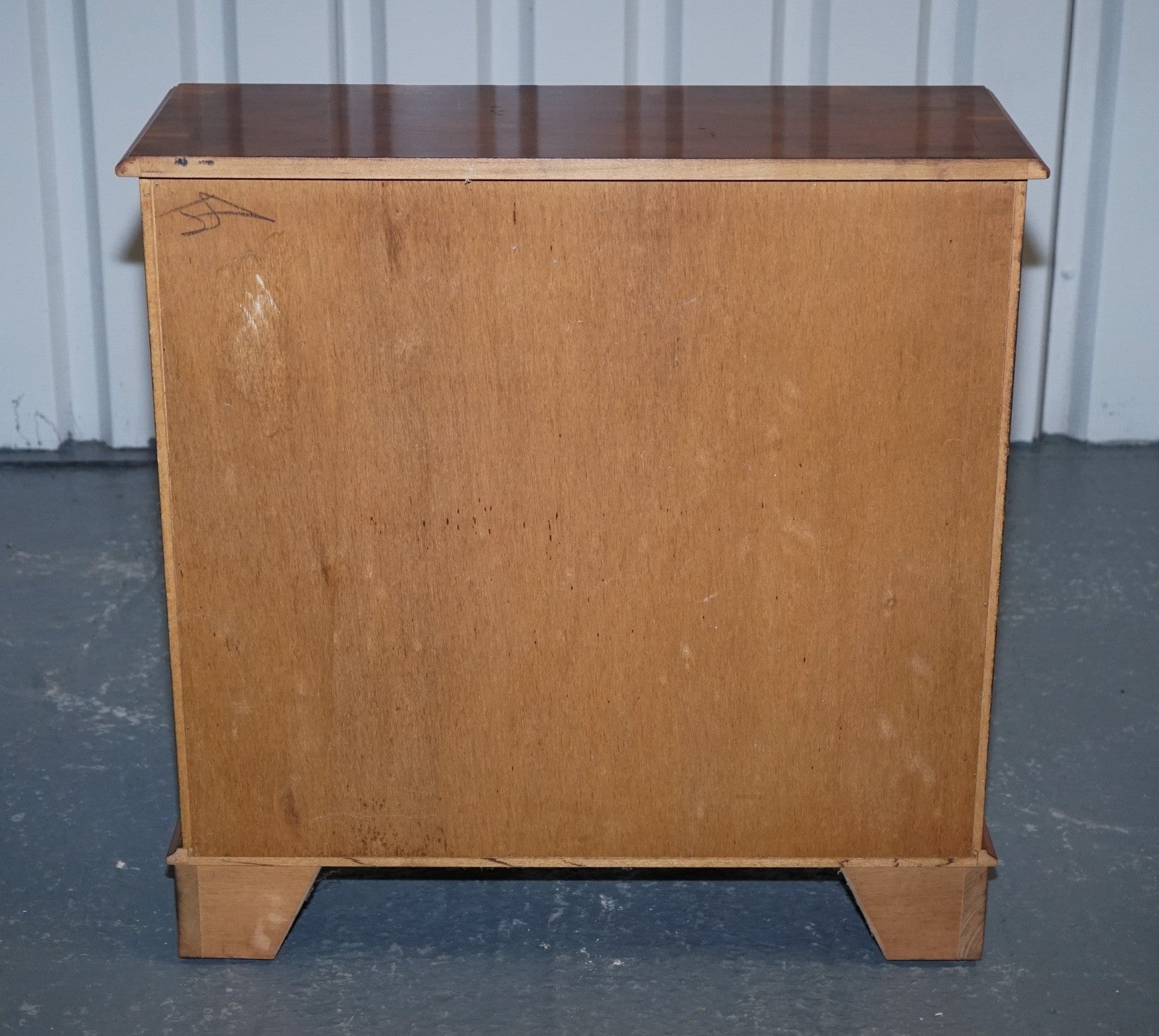 VINTAGE BURR YEW WOOD OPEN DWARF LIBRARY BOOKCASE WiTH TWO DRAWERS & SHELF