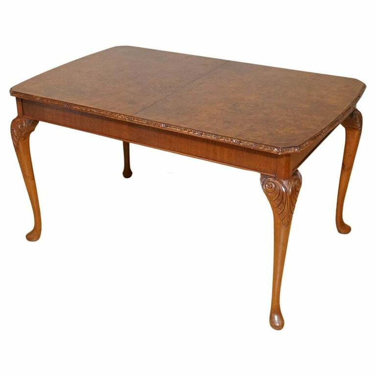 A VERY BEAUTIFUL CIRCA 1930's BURR WALNUT QUEEN ANNE CARVED LEGS DINING TABLE