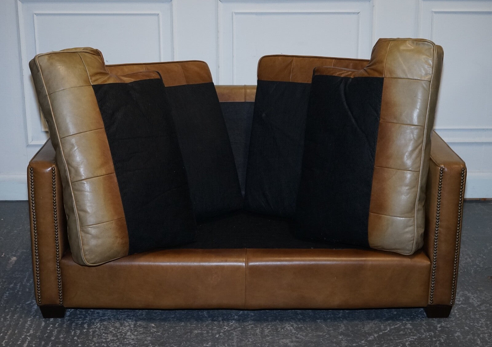 TIMOTHY OULTON HALO TWO SEATER ViSCOUNT TAN LEATHER SOFA (2/2)