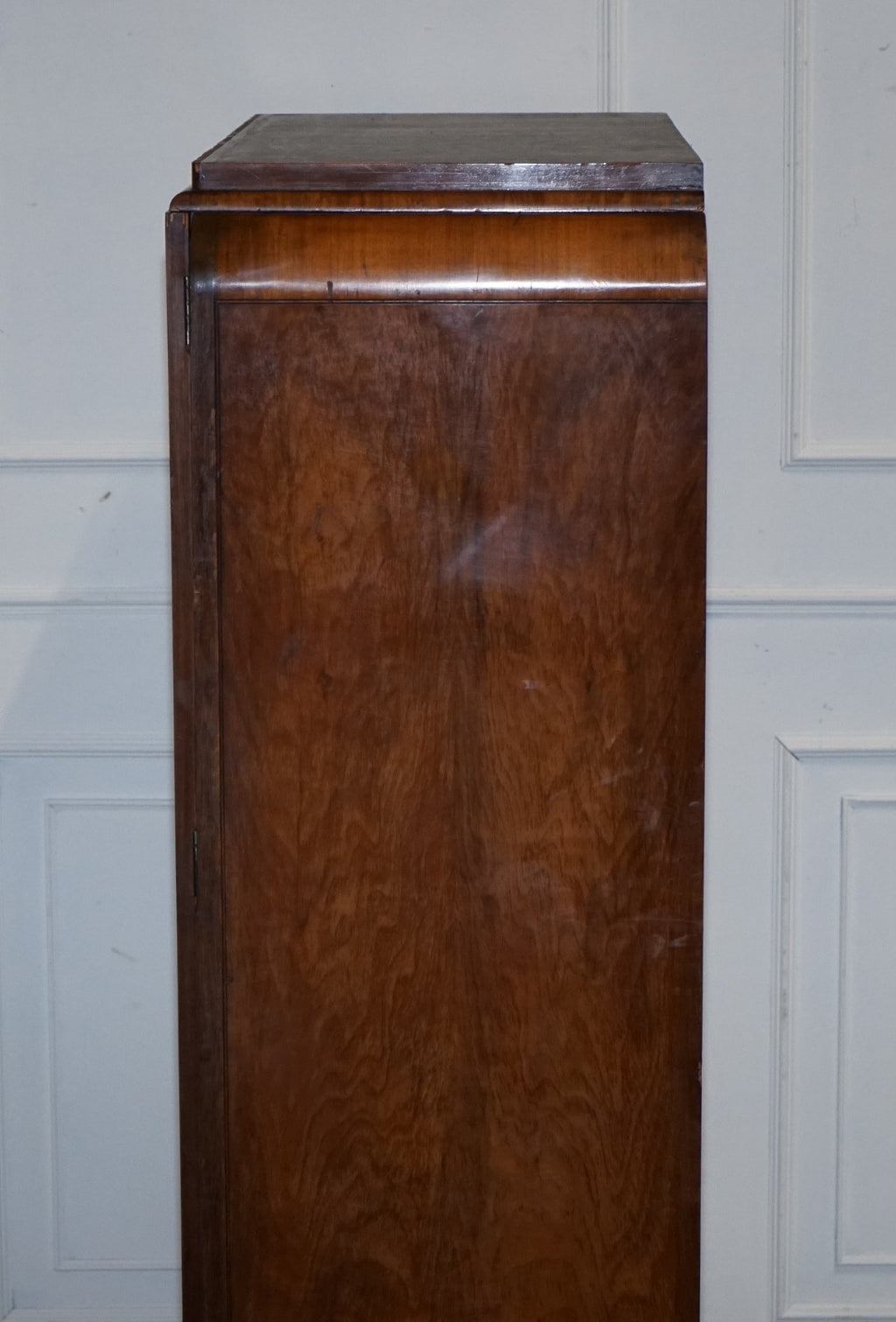 STUNNING ART DECO 1920 LARGE BURR WALNUT TWO DOOR WARDROBE OR AMOIRE