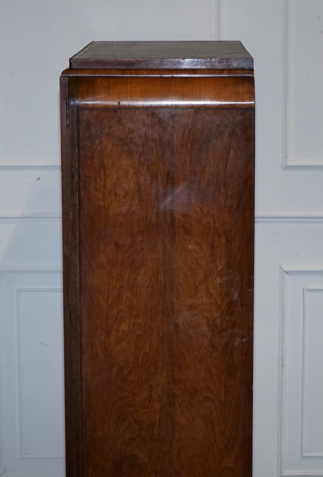 STUNNING ART DECO 1920 LARGE BURR WALNUT TWO DOOR WARDROBE OR AMOIRE