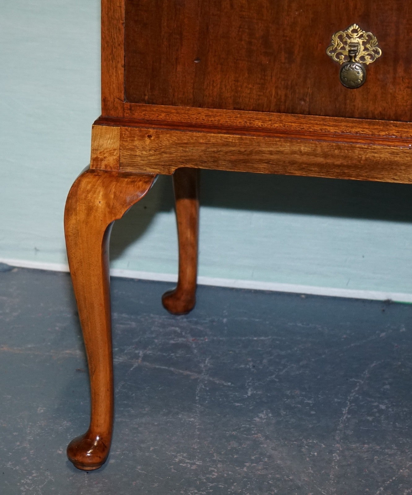 1930's ART DECO WALNUT DRESSING TABLE QUEEN ANNE STYLE DESK