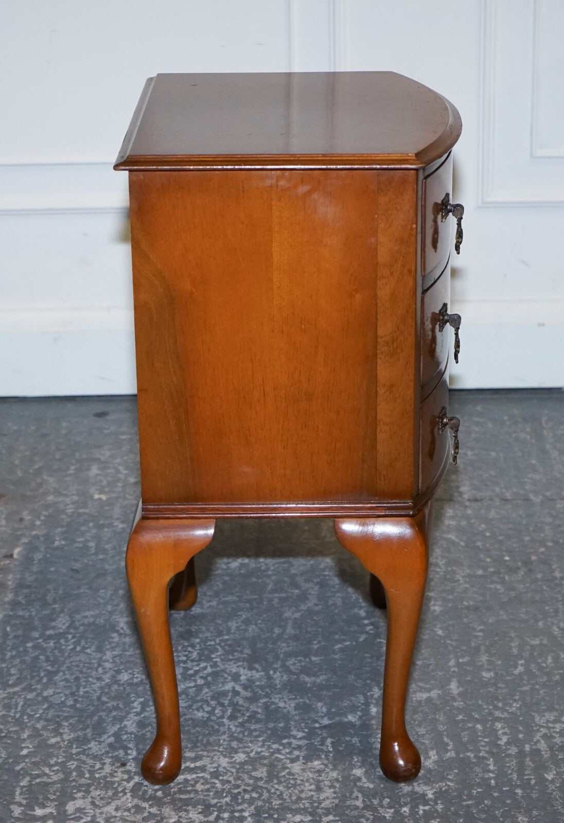 GORGEOUS VINTAGE ART DECO STYLE BURR WALNUT SIDE END LAMP TABLE QUEEN ANNE LEGS
