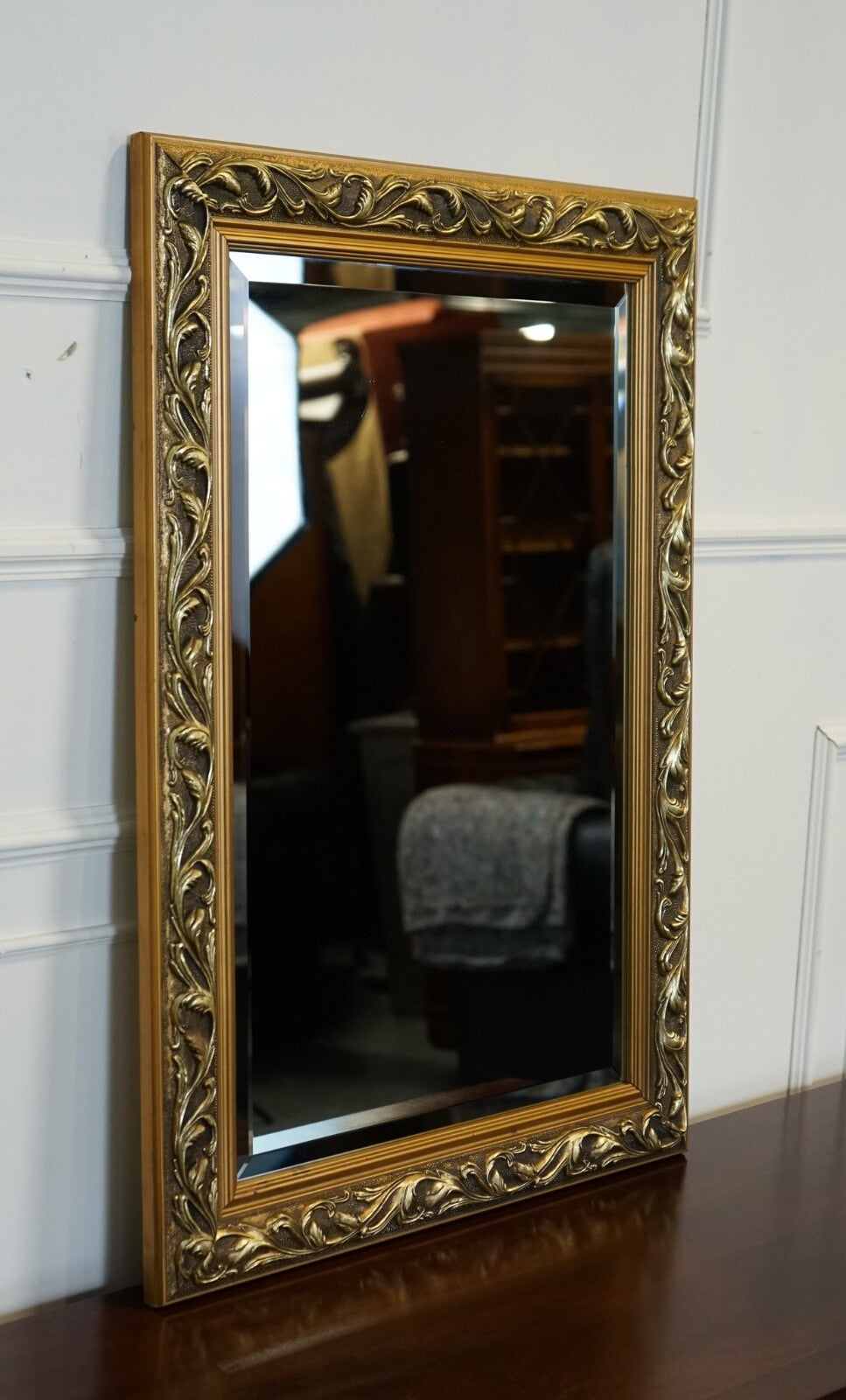 BEAUTIFUL VINTAGE CUSHIONED GILTWOOD BEVELLED MIRROR
