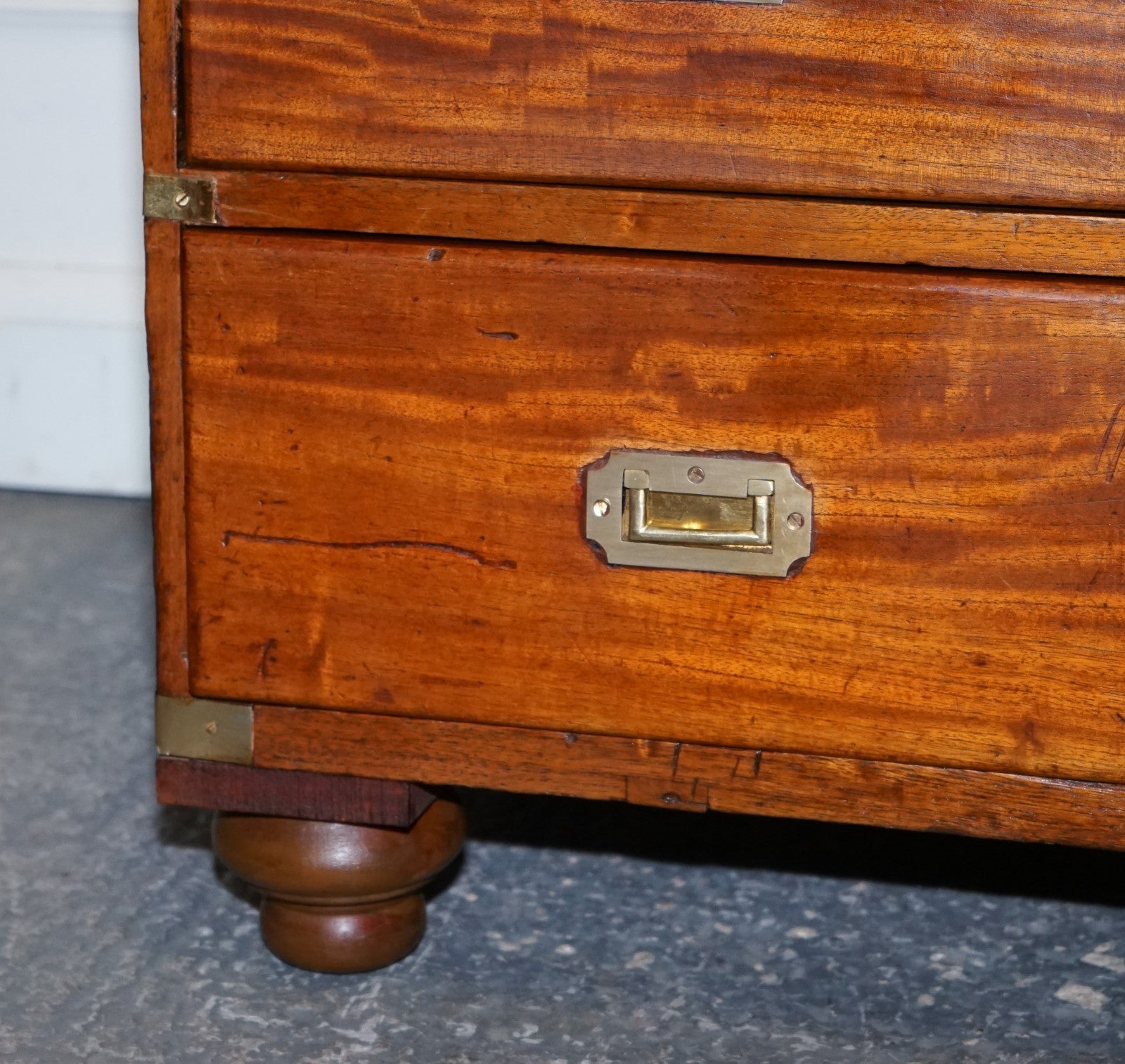 ANTIQUE 19TH CENTURY SATINWOOD MILITARY CAMPAIGN CHEST OF DRAWERS LOTS OF PATINA
