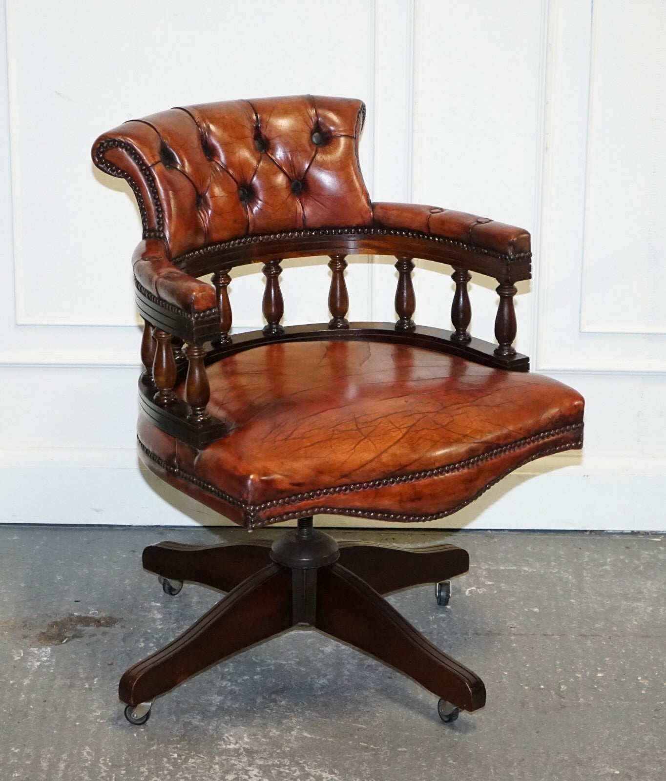 ANTIQUE HAND DYED BROWN LEATHER CHESTERFIELD CAPTAINS OFFICE SWIVEL ARMCHAIR