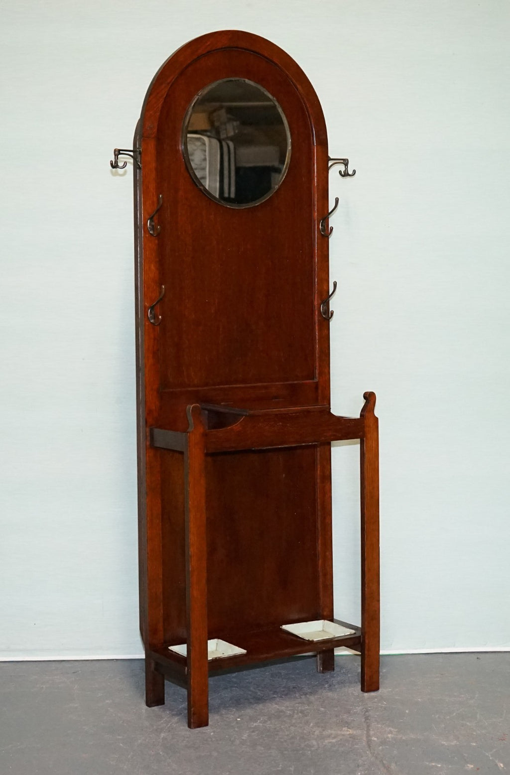 ANTIQUE ATCRAFT OAK HAT AND UMBRELLA HALLWAY STAND WITH A MIRROR