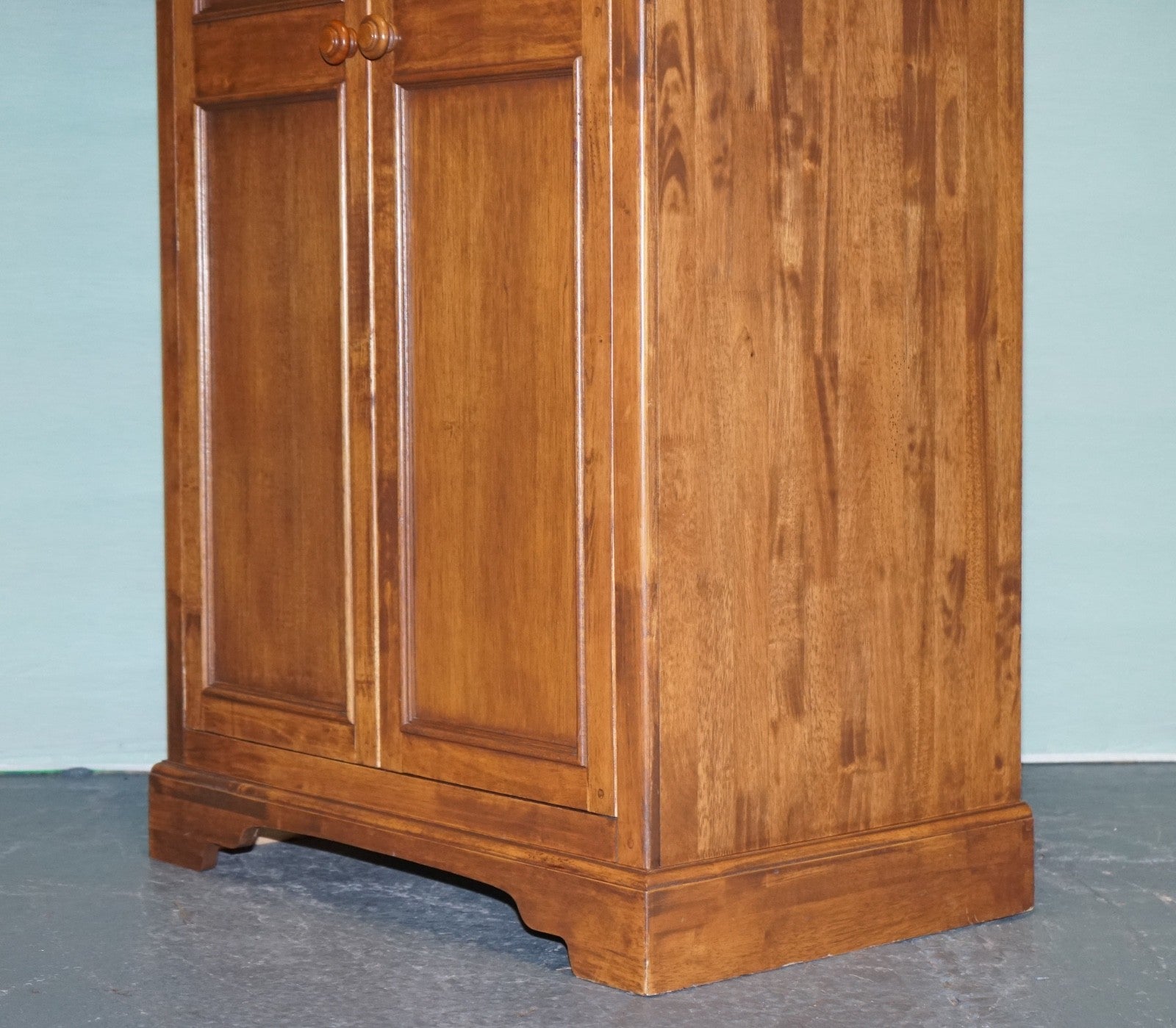 VINTAGE BROWN OAK WILLIS & GAMBIER DOUBLE WARDROBE