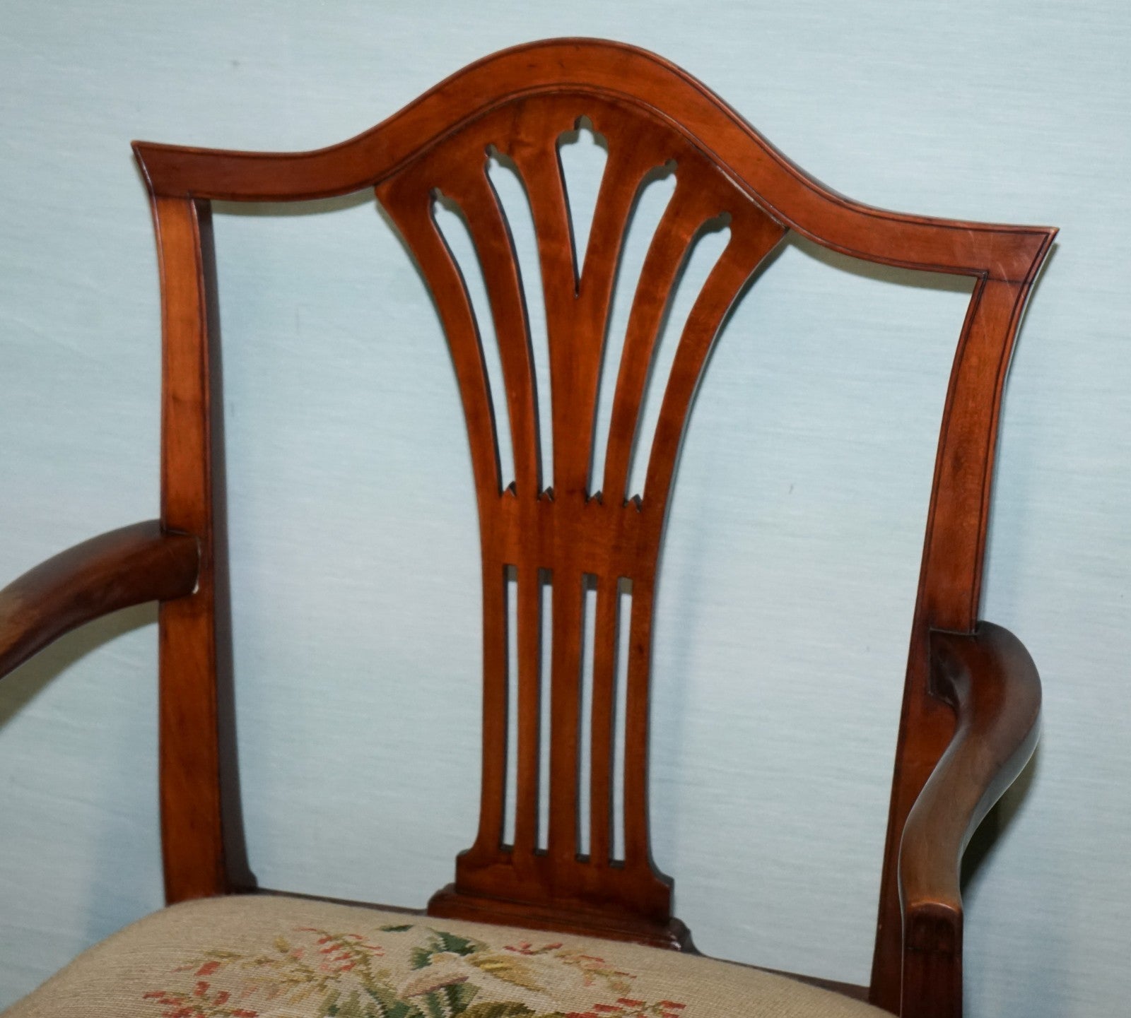 19TH CENTRY SINGLE HEPPLEWHITE ELBOW ARMCHAIR WITH FLORAL NEEDLEPOINT CUSHION