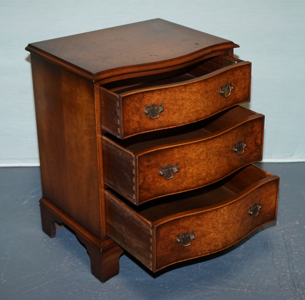 BEVAN FUNNELL REPRODUX BURR WALNUT SERPENTINE CHEST DRAWER BEDSIDE CABINET