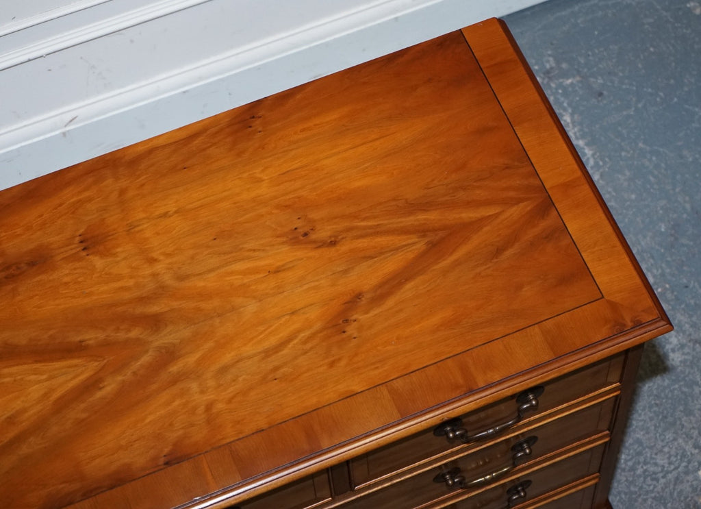 STUNNING GEORGIAN STYLE  WALNUT SIDEBOARD BANK OF DRAWERS