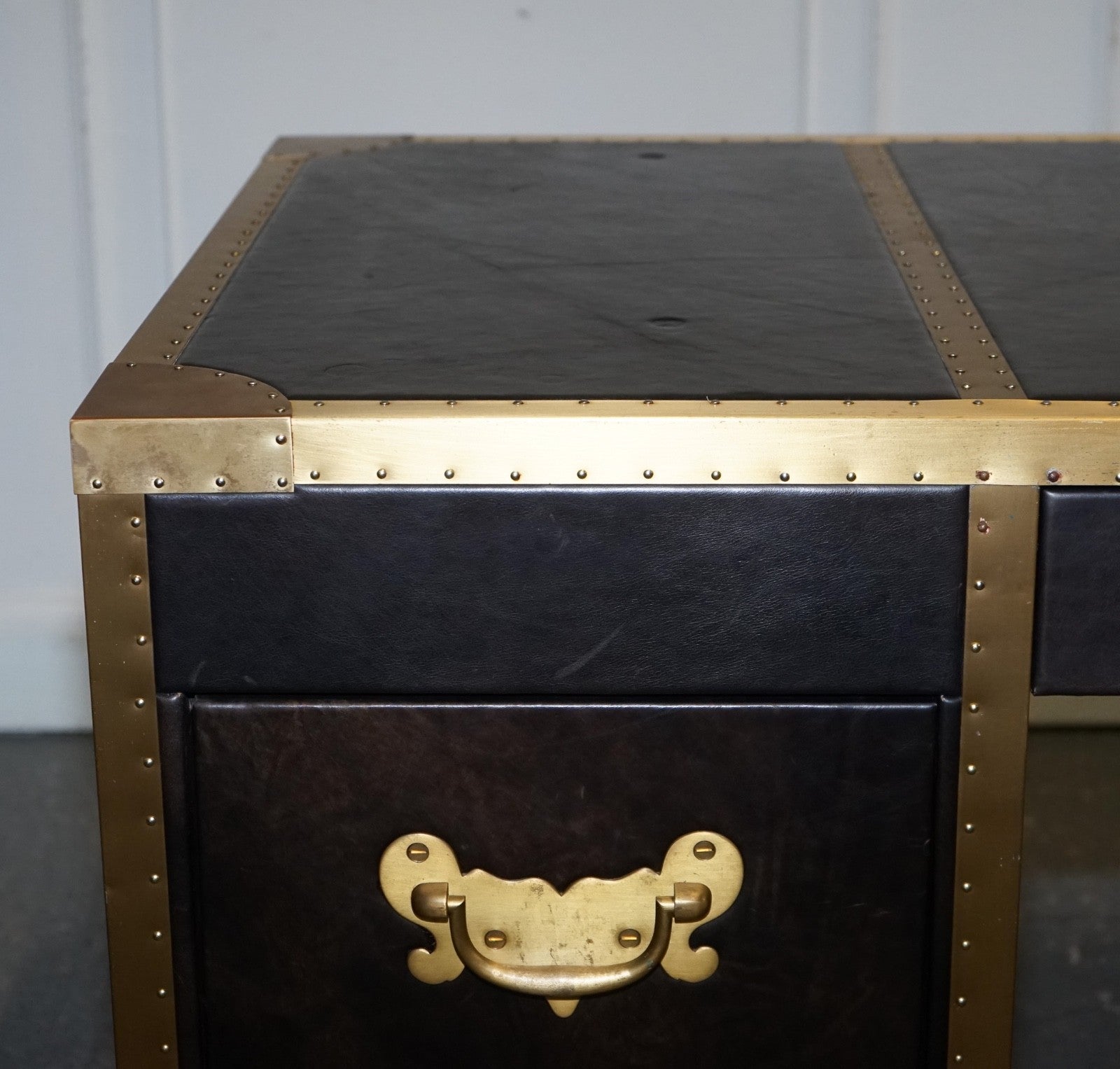 TIMOTHY OULTON CUMBERLAND COLLECTION AGED LEATHER DESK RED VELVET LINING