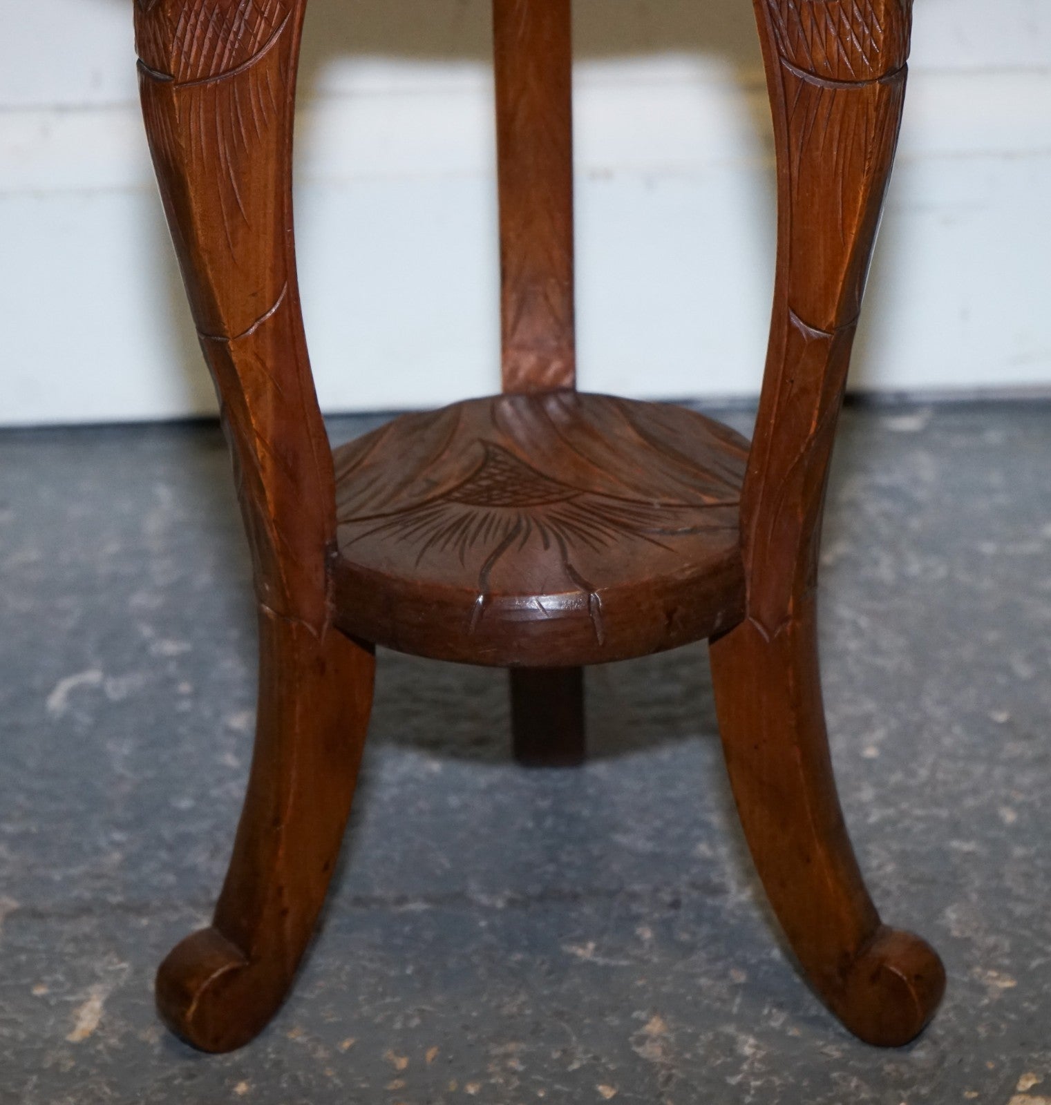 RESTORED 19TH CENTURY LIBERTYS LONDON HAND CARVED OCCASIONAL SIDE LAMP TABLE