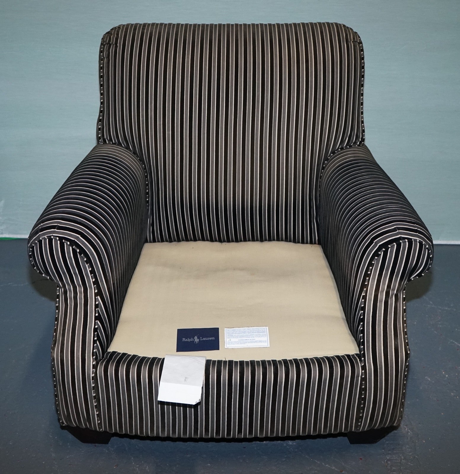 VINTAGE RALPH LAUREN FOR HENREDON STRIPED UPHOLSTERED CHAiR